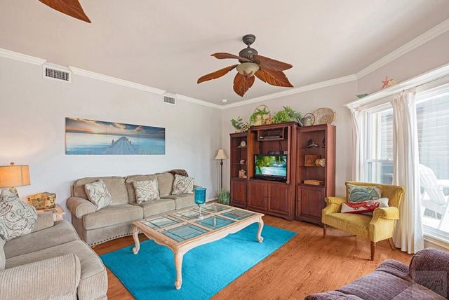 1005 Long Reach Drive, Tiki Island, TX 77554