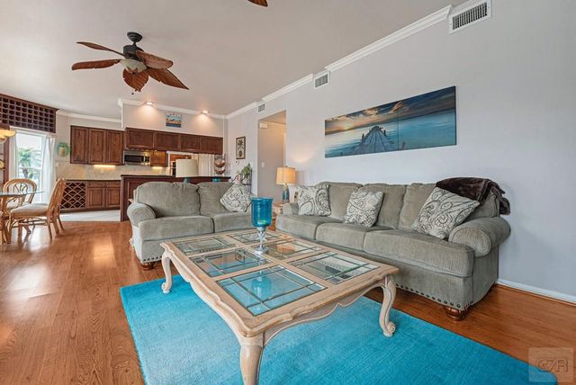 1005 Long Reach Drive, Tiki Island, TX 77554