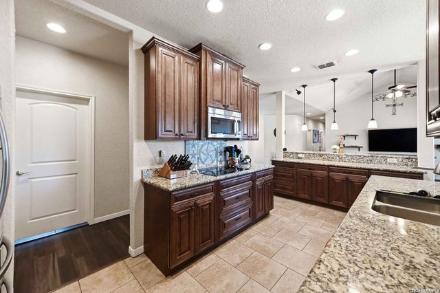 14838 St Hedwig, St Hedwig, TX 78152