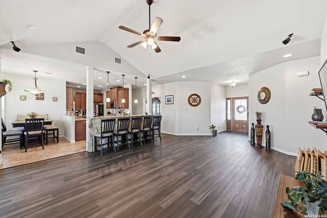14838 St Hedwig, St Hedwig, TX 78152