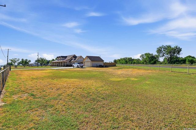 14838 St Hedwig, St Hedwig, TX 78152