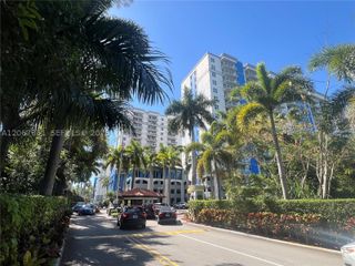 5077 NW 7th St PH11, Miami, FL 33126