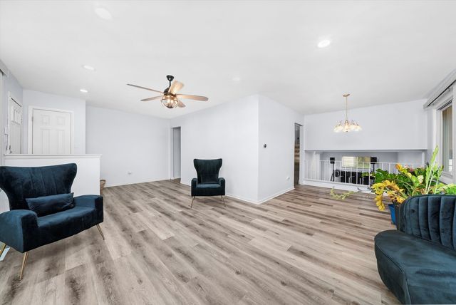 14116 S Hoxie Avenue, Burnham, IL 60633