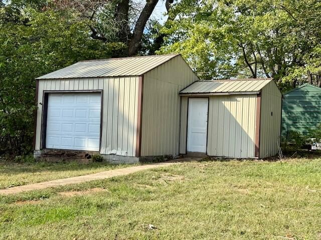 300 East 6th Street, Mountain View, MO 65548