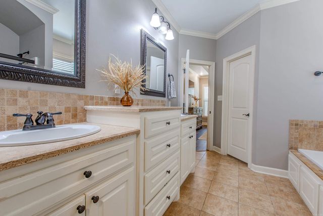 3611 Robinwood Circle, Bryant, AR 72022