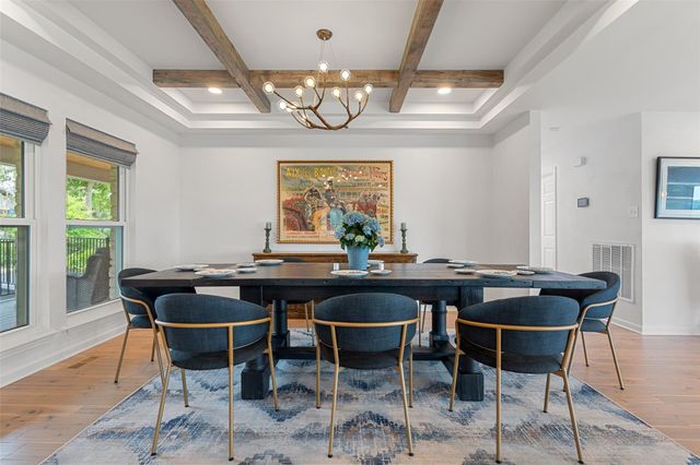 105 Stonegate LN, Dripping Springs, TX 78620