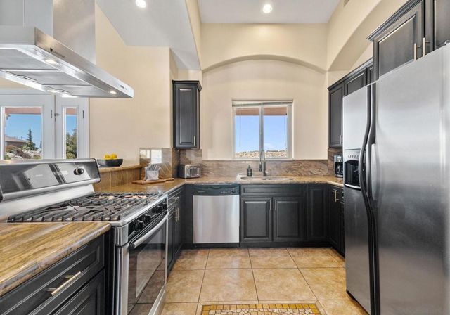 5833 San Rafael Rd, Yucca Valley, CA 92284
