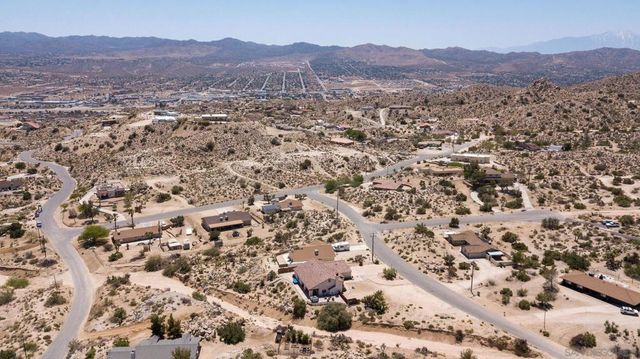 5833 San Rafael Rd, Yucca Valley, CA 92284