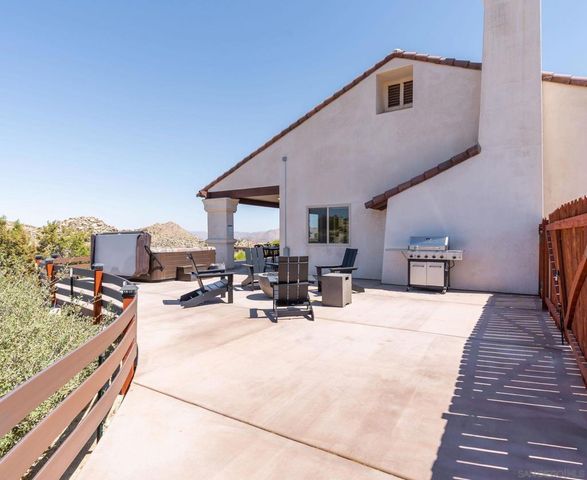5833 San Rafael Rd, Yucca Valley, CA 92284