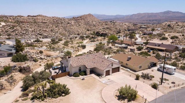 5833 San Rafael Rd, Yucca Valley, CA 92284