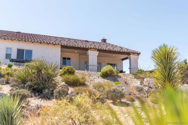 5833 San Rafael Rd, Yucca Valley, CA 92284