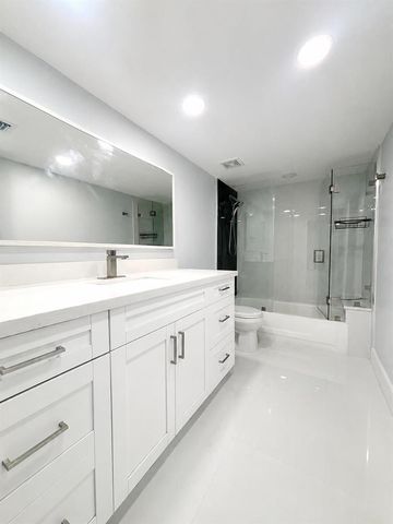 4725 SW 62nd Avenue 103, Davie, FL 33314