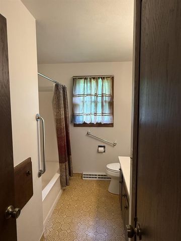 1002 E NORTHWOOD DRIVE, Appleton, WI 54911