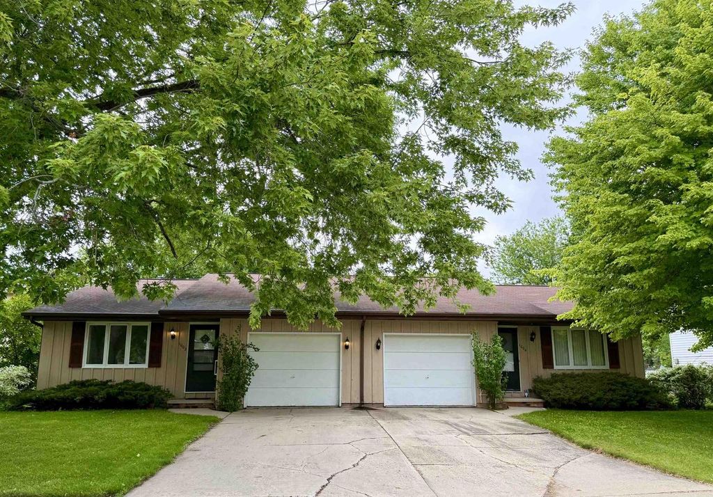 1002 E NORTHWOOD DRIVE, Appleton, WI 54911