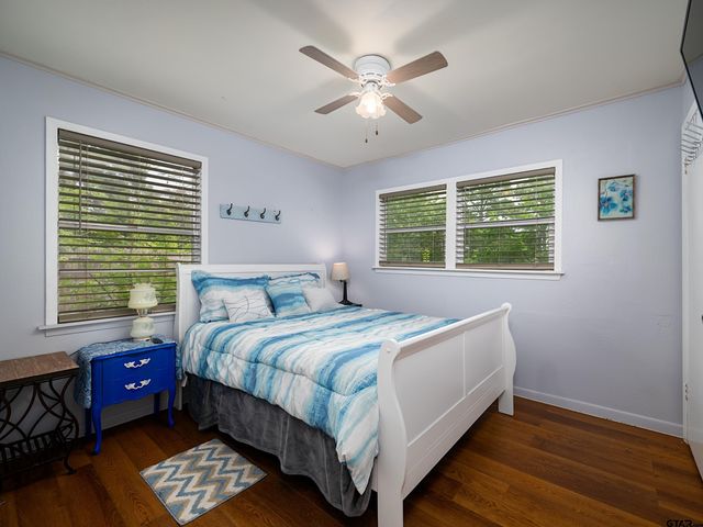 1915 Big Eddy Circle, Chandler, TX 75758