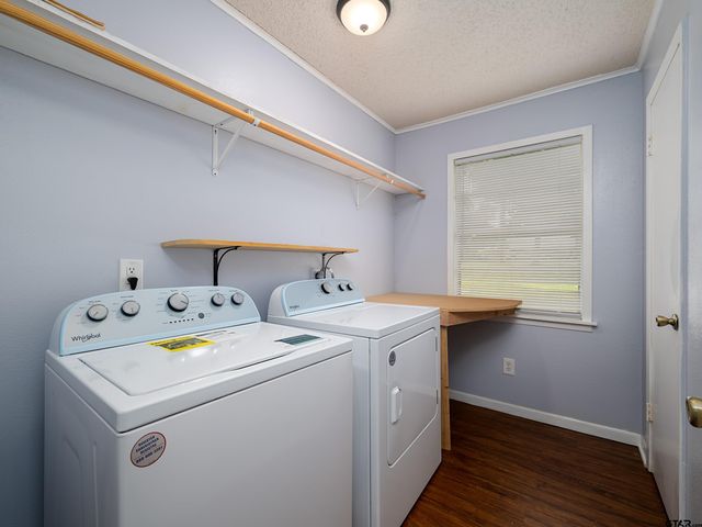 1915 Big Eddy Circle, Chandler, TX 75758