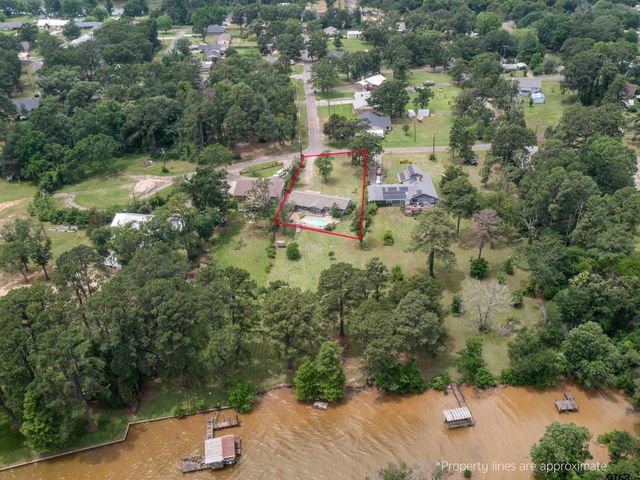 1915 Big Eddy Circle, Chandler, TX 75758