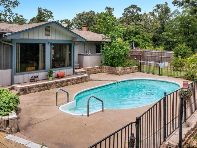 1915 Big Eddy Circle, Chandler, TX 75758