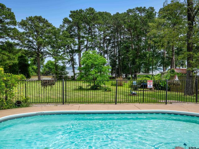 1915 Big Eddy Circle, Chandler, TX 75758