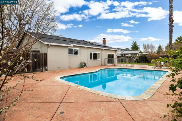 1765 Glazier Dr, Concord, CA 94521