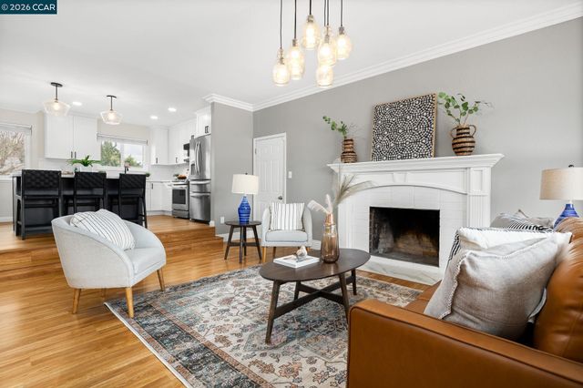 1765 Glazier Dr, Concord, CA 94521