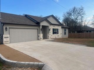 193 Waikakaaua DR, Bastrop, TX 78602