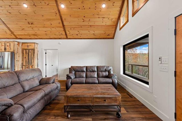 100 Walnut Trace, Mineral Bluff, GA 30559