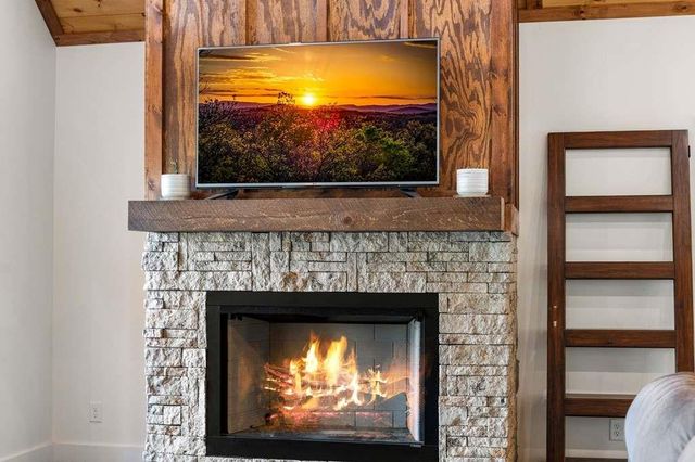 100 Walnut Trace, Mineral Bluff, GA 30559