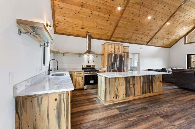 100 Walnut Trace, Mineral Bluff, GA 30559