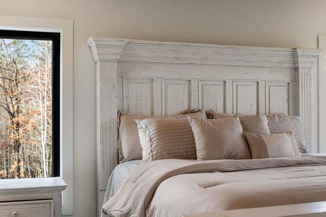 100 Walnut Trace, Mineral Bluff, GA 30559