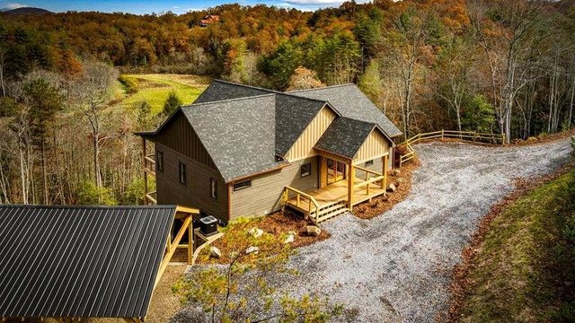 100 Walnut Trace, Mineral Bluff, GA 30559