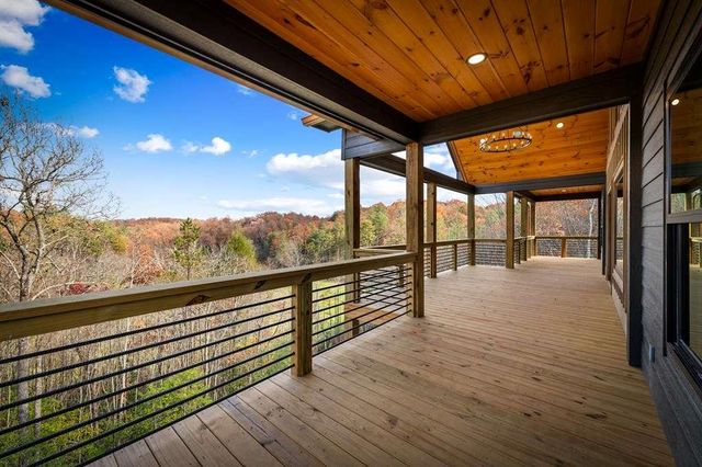 100 Walnut Trace, Mineral Bluff, GA 30559