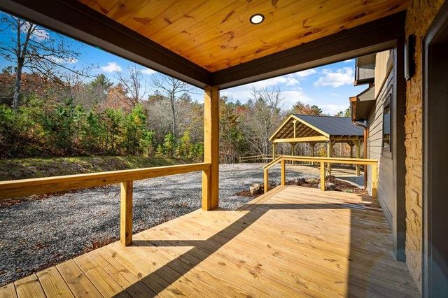 100 Walnut Trace, Mineral Bluff, GA 30559