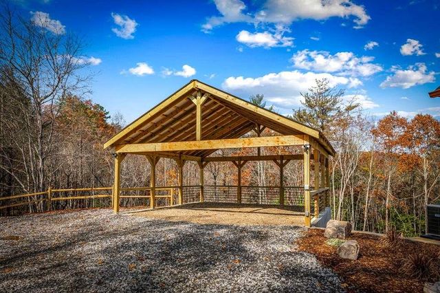 100 Walnut Trace, Mineral Bluff, GA 30559