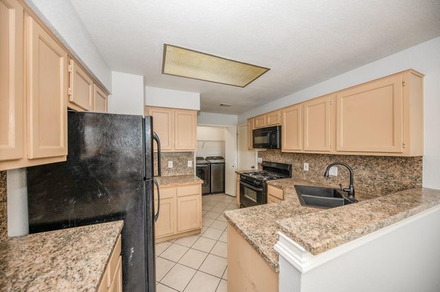 2711 Grants Lake Boulevard 202, Sugar Land, TX 77479