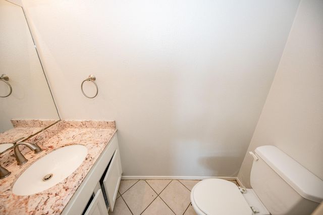 2711 Grants Lake Boulevard 202, Sugar Land, TX 77479