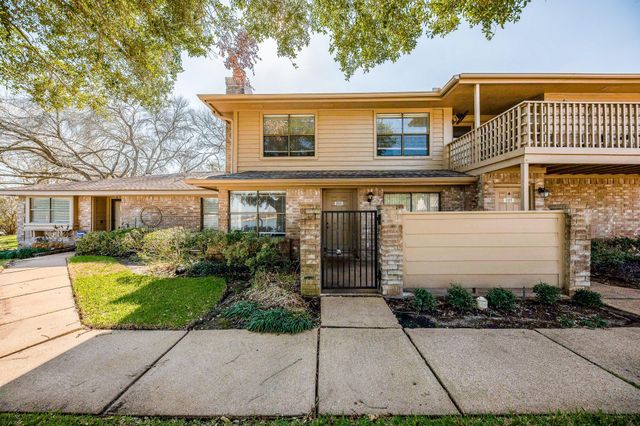 2711 Grants Lake Boulevard 202, Sugar Land, TX 77479