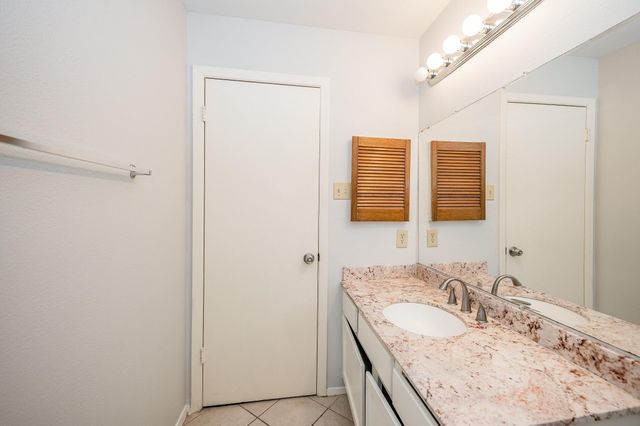 2711 Grants Lake Boulevard 202, Sugar Land, TX 77479