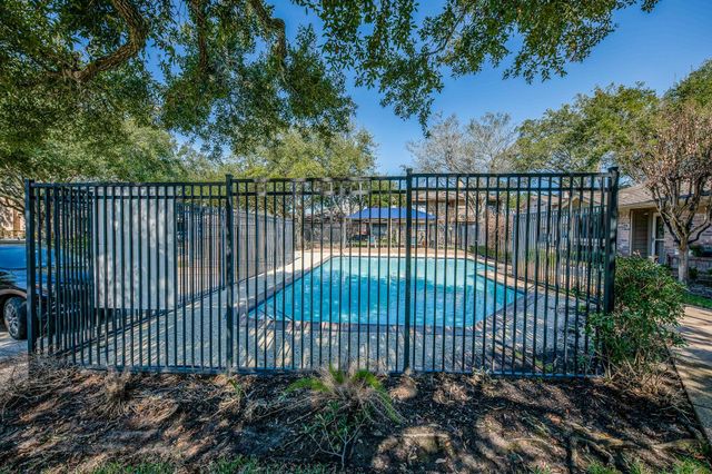 2711 Grants Lake Boulevard 202, Sugar Land, TX 77479