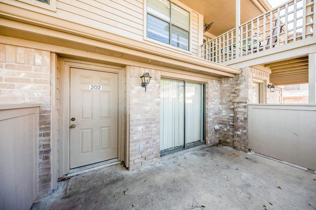 2711 Grants Lake Boulevard 202, Sugar Land, TX 77479