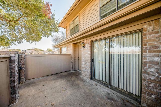 2711 Grants Lake Boulevard 202, Sugar Land, TX 77479