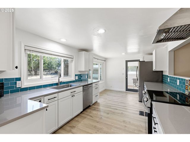 25412 JEANS Rd, Veneta, OR 97487