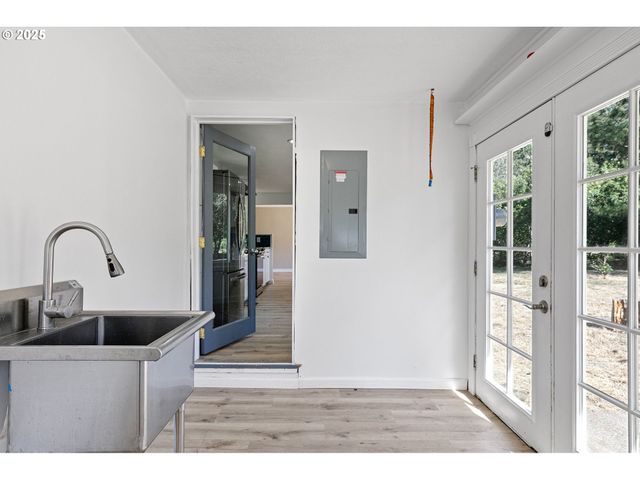 25412 JEANS Rd, Veneta, OR 97487