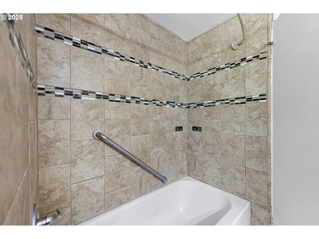 25412 JEANS Rd, Veneta, OR 97487