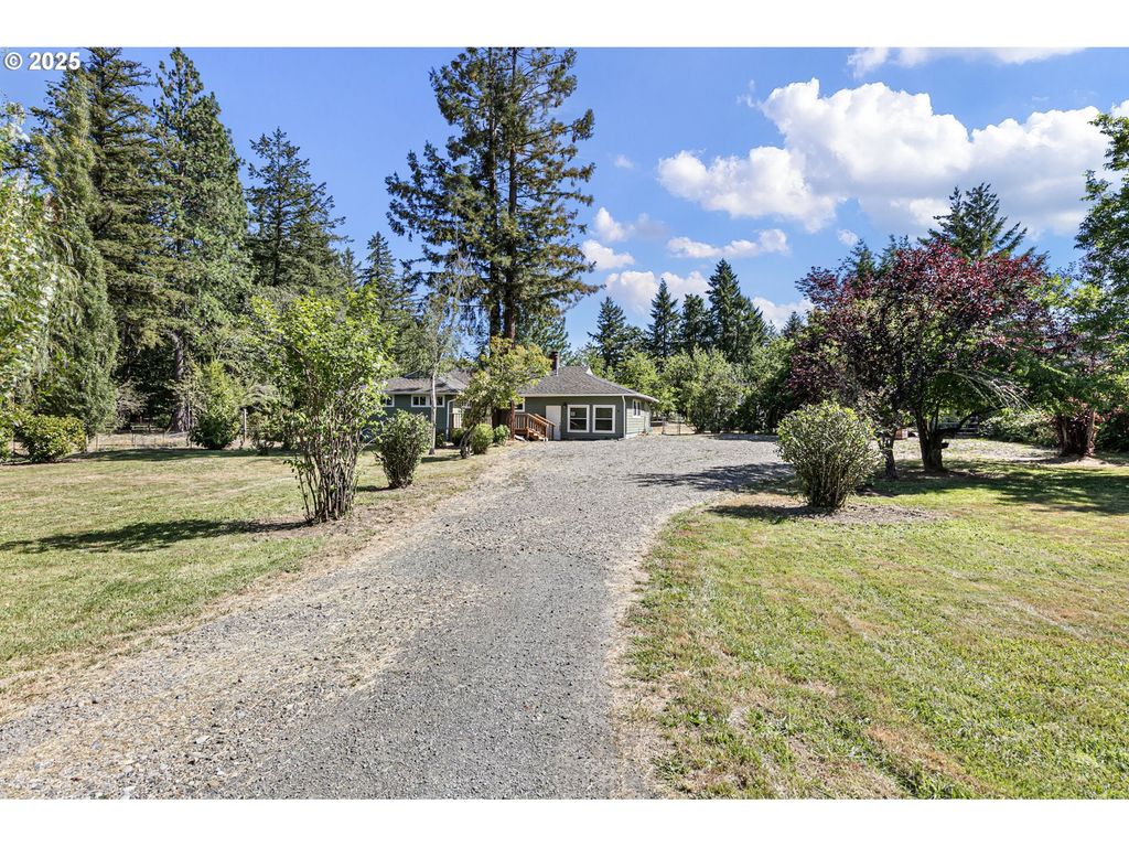 25412 JEANS Rd, Veneta, OR 97487