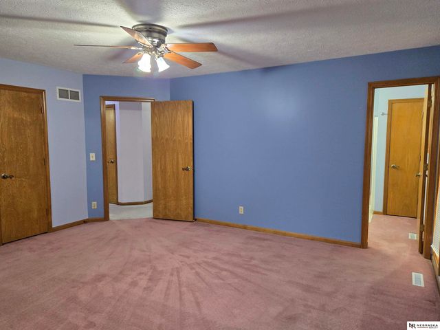 13206 S 35th Street, Bellevue, NE 68123