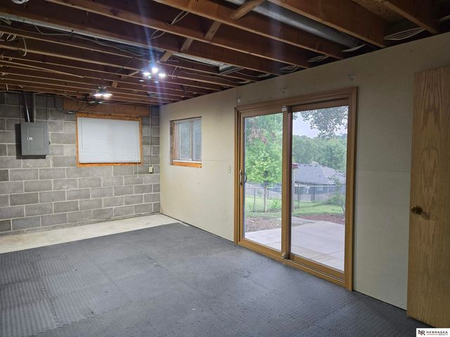 13206 S 35th Street, Bellevue, NE 68123