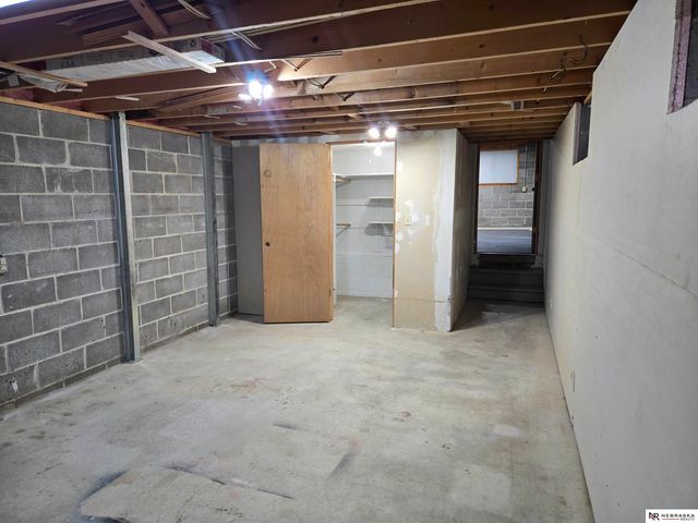 13206 S 35th Street, Bellevue, NE 68123