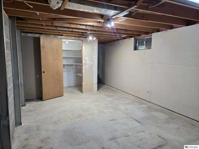 13206 S 35th Street, Bellevue, NE 68123