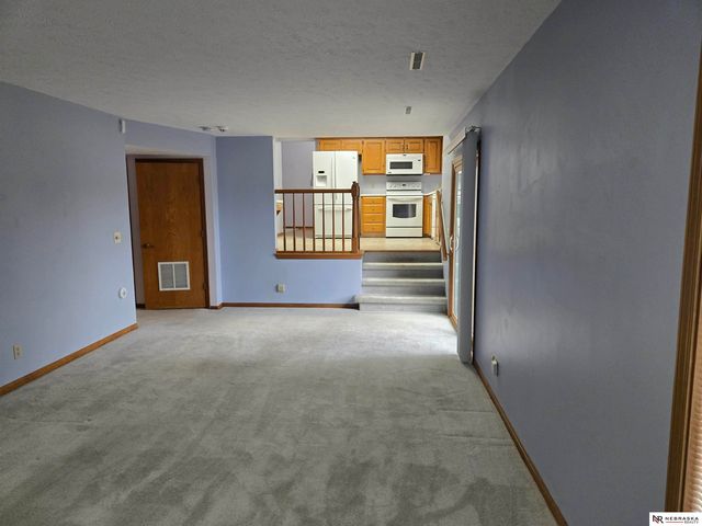 13206 S 35th Street, Bellevue, NE 68123